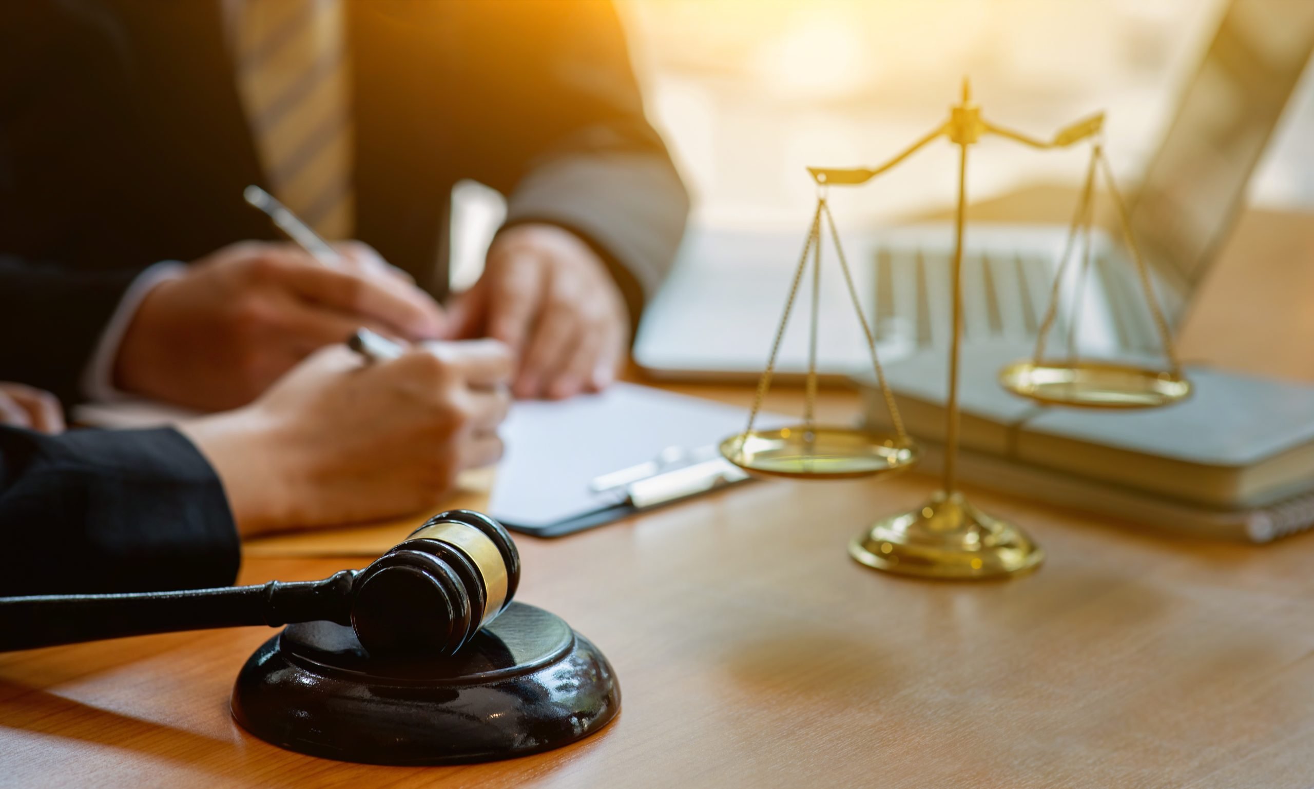 Cadernos Ibero-Americanos de Direito Sanitário publica artigo sobre o papel da Defensoria Pública da União na judicialização da saúde considerando os Temas 1.234 e 6